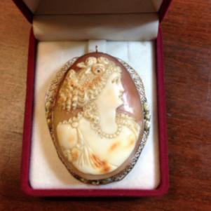 Victorian Cameo Brunch Pendal