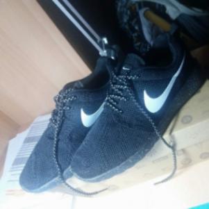 NIKE ROSHE RUN ΜΑΥΡΑ