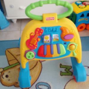 Στράτα πιανάκι της fisher price