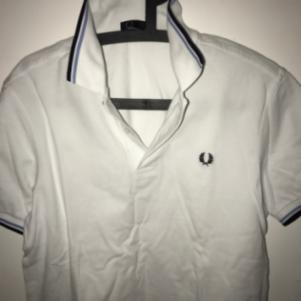 FRED PERRY blouzakia