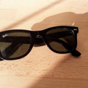 Πωλουνται καινουρια rayban wayfarer μαυρα