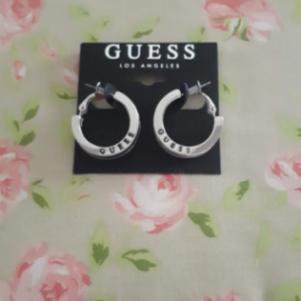 Σκουλαρικια guess